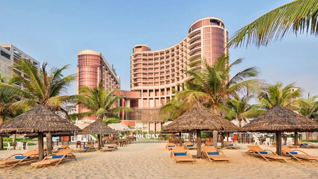 Holiday Beach Hotel Danang