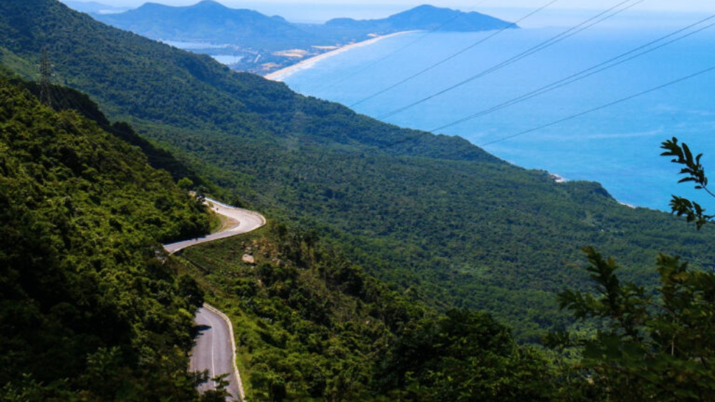 Top 5 des grands cols au Vietnam à découvrir absolument - vietnam hue le col hai van 1024 Le col de Hải Vân