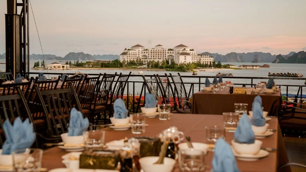 Restaurant Ngoc Phuong Nam 1