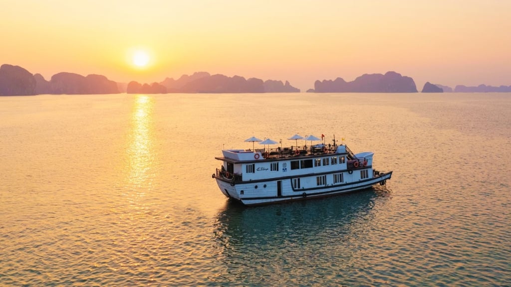 Conseils circuit combiné Thaïlande Vietnam en famille - vietnam transport halong bhaya legend 1024 Coucher de soleil sur la baie d'Ha Long