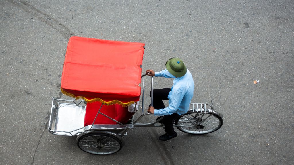 vietnam-transport-hanoi-cyclo-pousse-1024