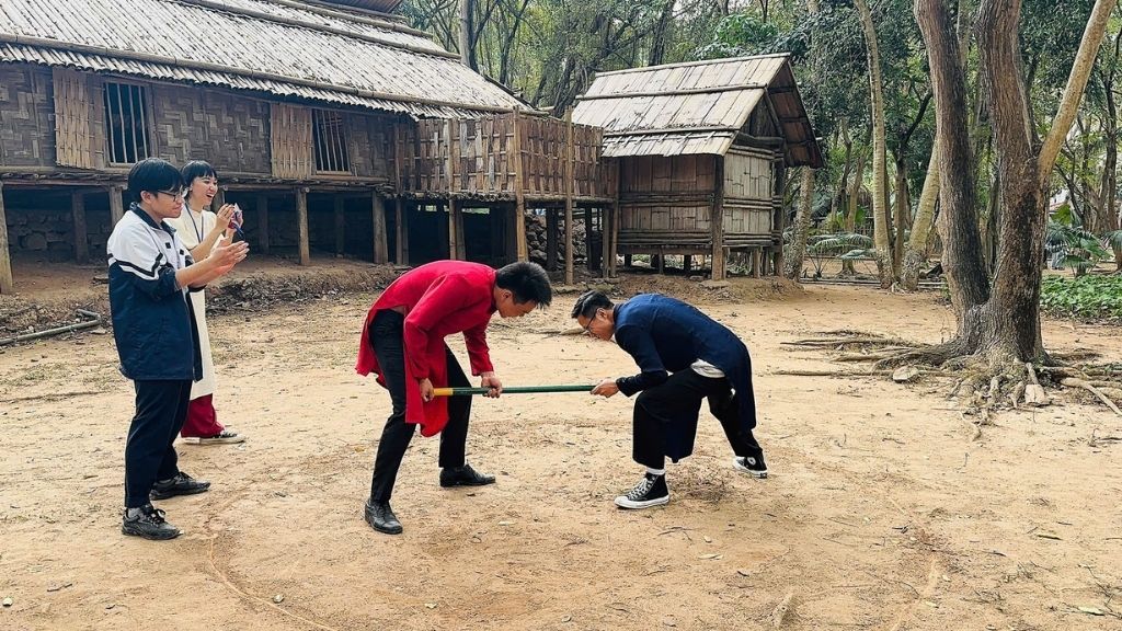Visiter le musée d’Ethnographie en famille : Une sortie culturelle ludique - vietnam hanoi musee ethnographie jeux traditionnel2 1024 Jeux traditionnels au musée d'ethnographie