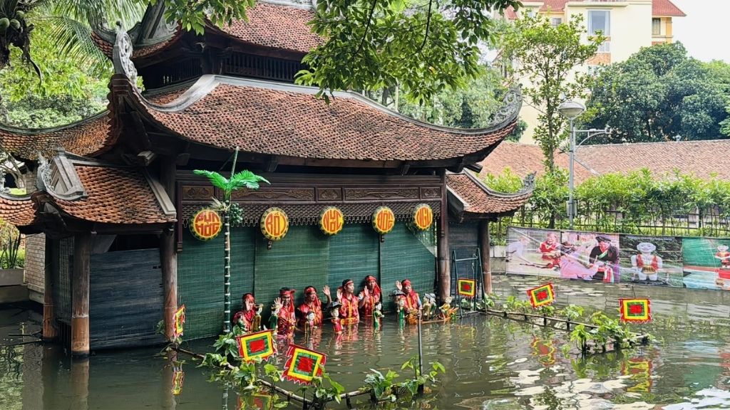 Visiter le musée d’Ethnographie en famille : Une sortie culturelle ludique - vietnam hanoi musee ethnographie marionnettes sur eau 1024 Spectacles de marionnettes sur l’eau