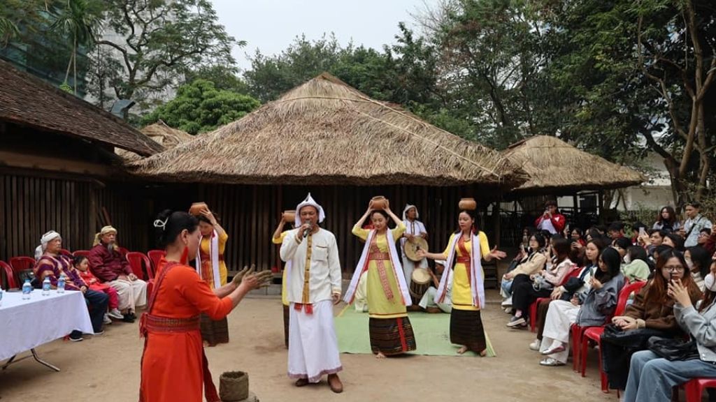 Visiter le musée d’Ethnographie en famille : Une sortie culturelle ludique - vietnam hanoi musee ethnographie rituels lies aux croyances 1024 Les rituels liés aux croyances au musée d'ethnographie