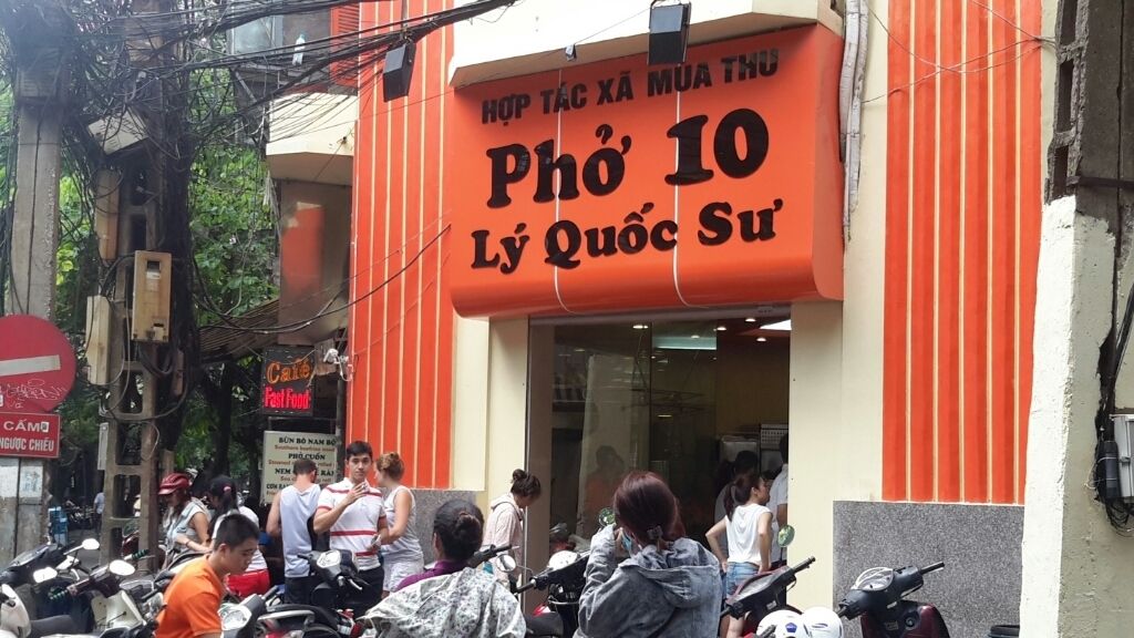 Le "Pho" – Plat Qui Représente L’âme Et La Beauté Nationales Du Vietnam - vietnam hanoi restaurant pho 10 ly quoc su 1024 Pho 10 Ly Quoc Su