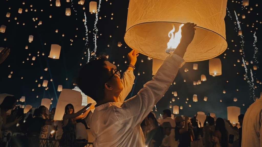 Fête des lanternes en Thaïlande à Chiang Mai CAD