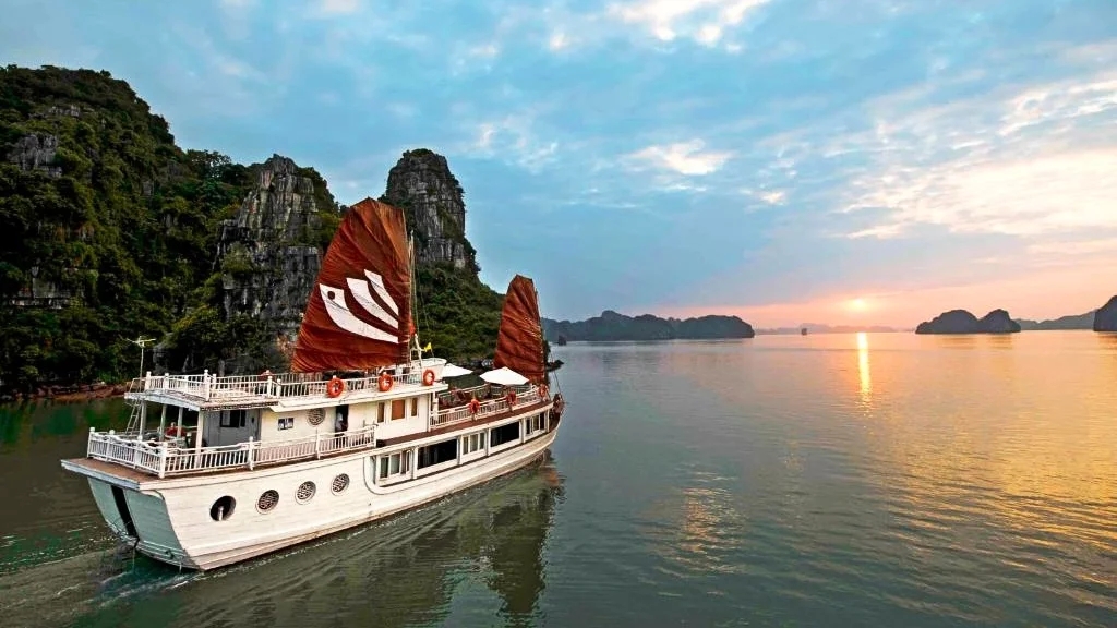 Meilleures croisières dans la baie d'Halong pour couples - vietnam halong bhaya legend cruise 1024 Bhaya Legend Cruise