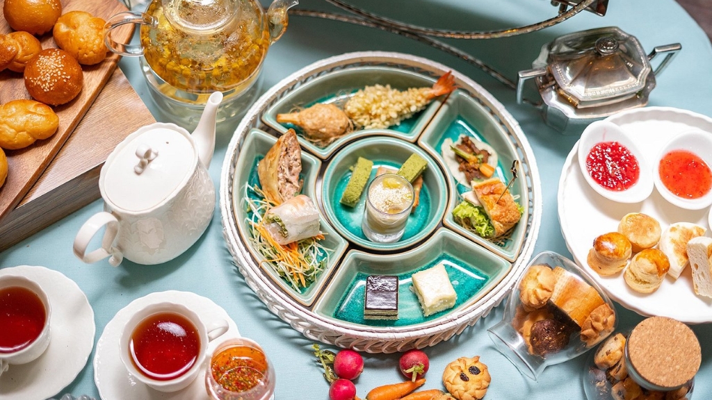 Au Lac Charner Hotel