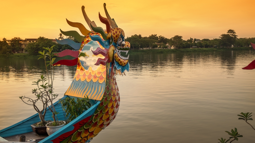 Voyage culturel en couple au Vietnam: Bateau dragon