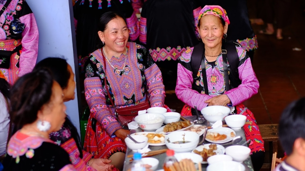 Habitants locaux à Pa Co