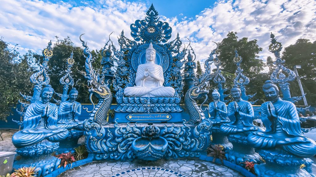 Blue Temple à Chiang Rai : une visite courte qui marque vraiment - thailande chiang rai blue temple interieur wat rong suea ten 1 1024 Wat Rong Suea Ten
