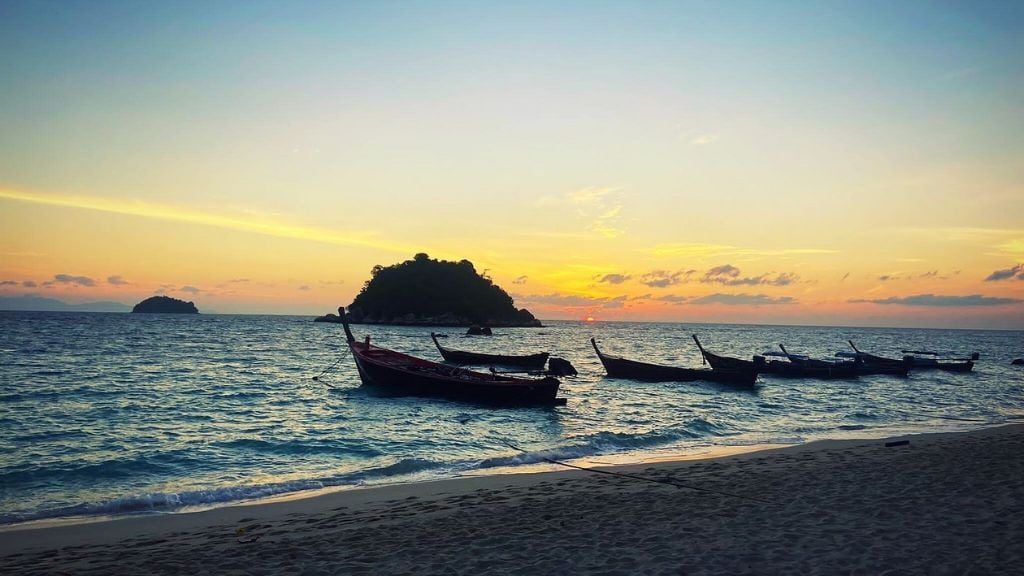 Plage de Sunrise à Koh Lipe vue panoramique