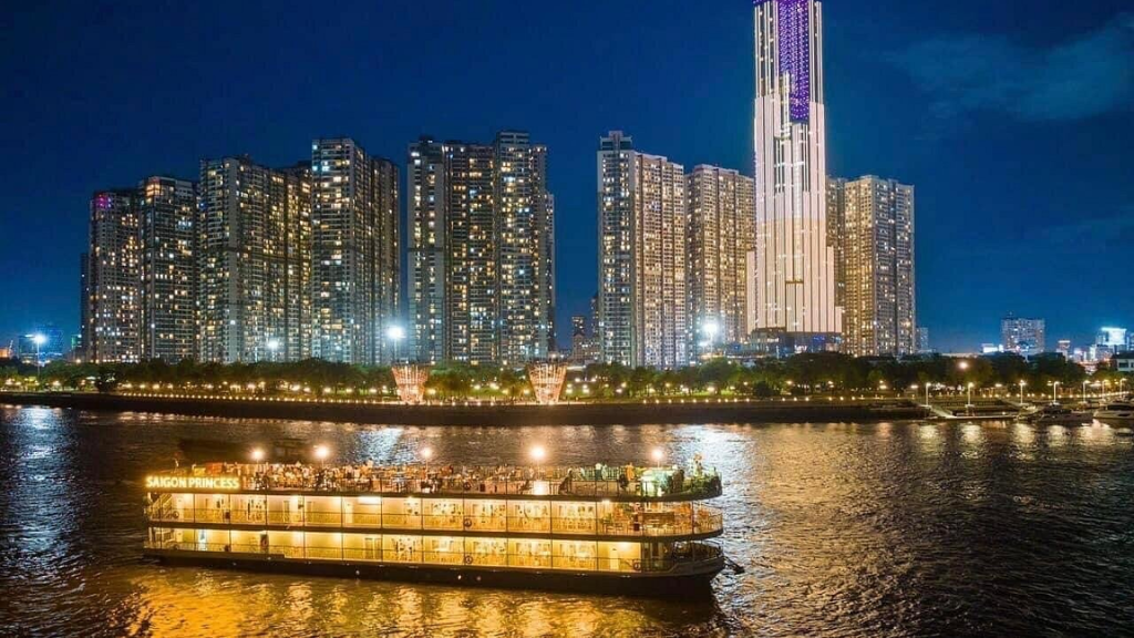 Vie nocturne à Ho Chi Minh-Ville, croisière sur le fleuve Saïgon illuminé avec dîner et vue sur la ville