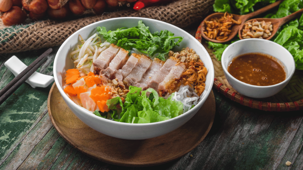 Que manger à Da Nang ? Guide des meilleurs plats locaux - vietnam cuisine bun mam nem danang 1024 Bún mắm nêm, nouilles vietnamiennes à la sauce de poisson fermentée
