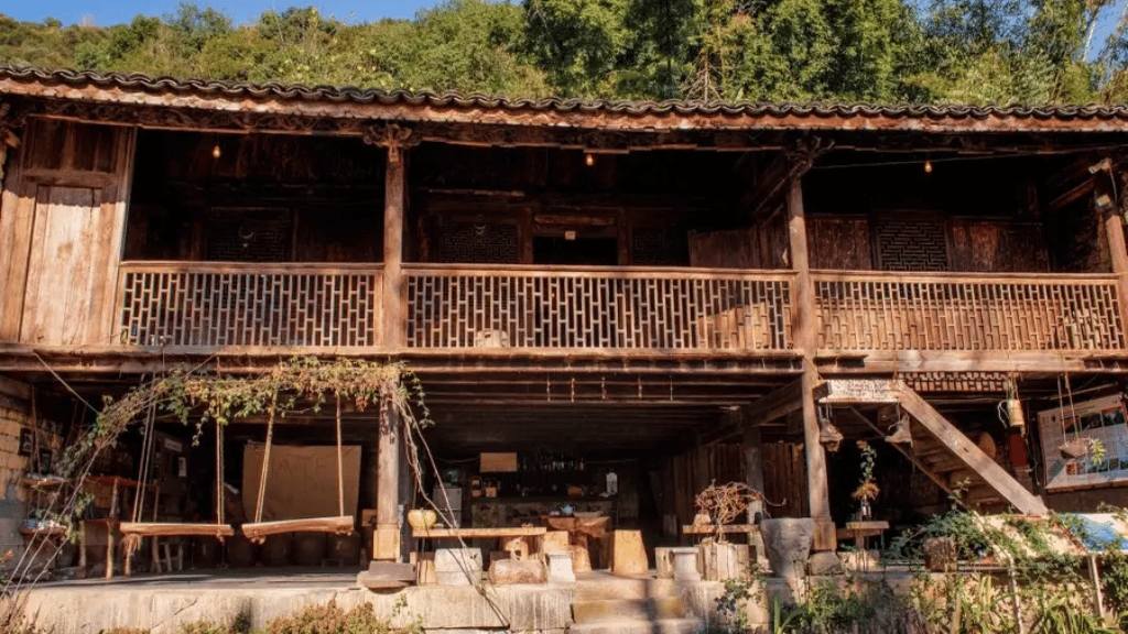 Explorer 7 villages à Ha Giang pour ressentir toute l’authenticité locale - vietnam hagiang village ma le 1024 Maisons traditionnelles Giay avec structure en bois solide et durable