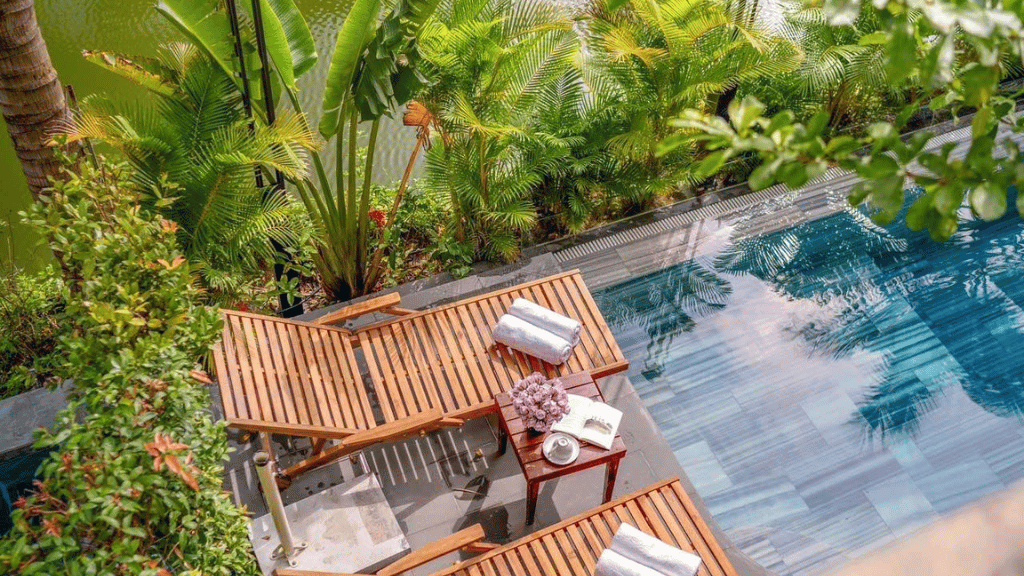 Villa au Vietnam : pourquoi c’est le meilleur choix entre amis - vietnam villa au vietnam meilleur choix entre amis 03 1024 Piscine privée ouverte sur un paysage tropical baigné de lumière