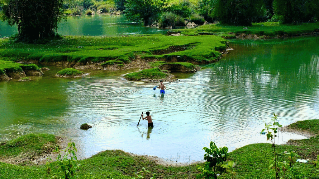 La vie quotidienne des habitants dans la vallée de Ngoc Con