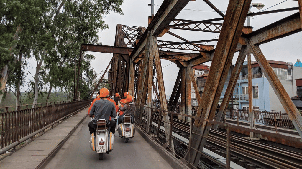 Exploration des petites ruelles pour voir Hanoi autrement