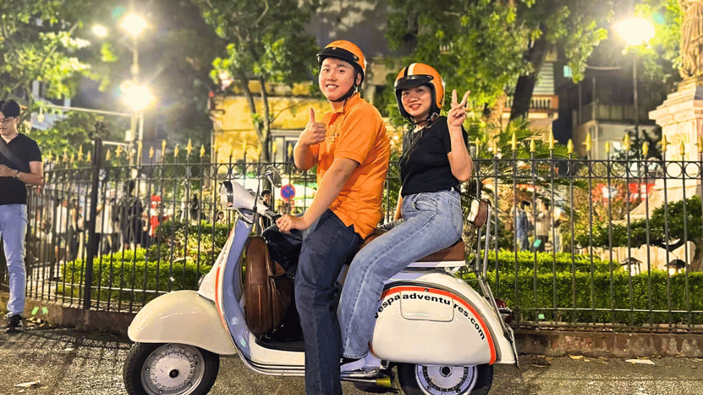 Visiter Hanoi en Vespa tout en profitant des explications du guide
