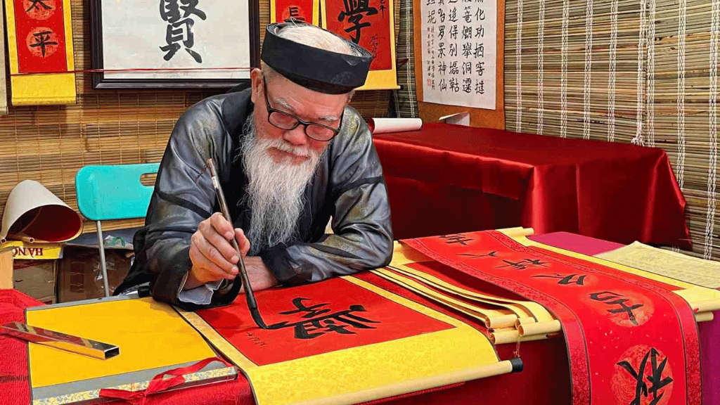 Le Temple de la Littérature en l’honneur de Confucius - vietnam hanoi le temple de litterature 03 1024 Une belle rencontre avec l’art de la calligraphie vietnamienne au Temple de la Littérature de Hanoi