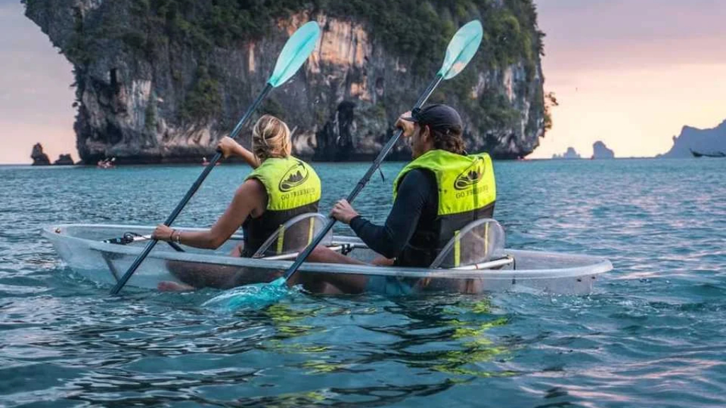 Faire du kayak autour de Railay Beach