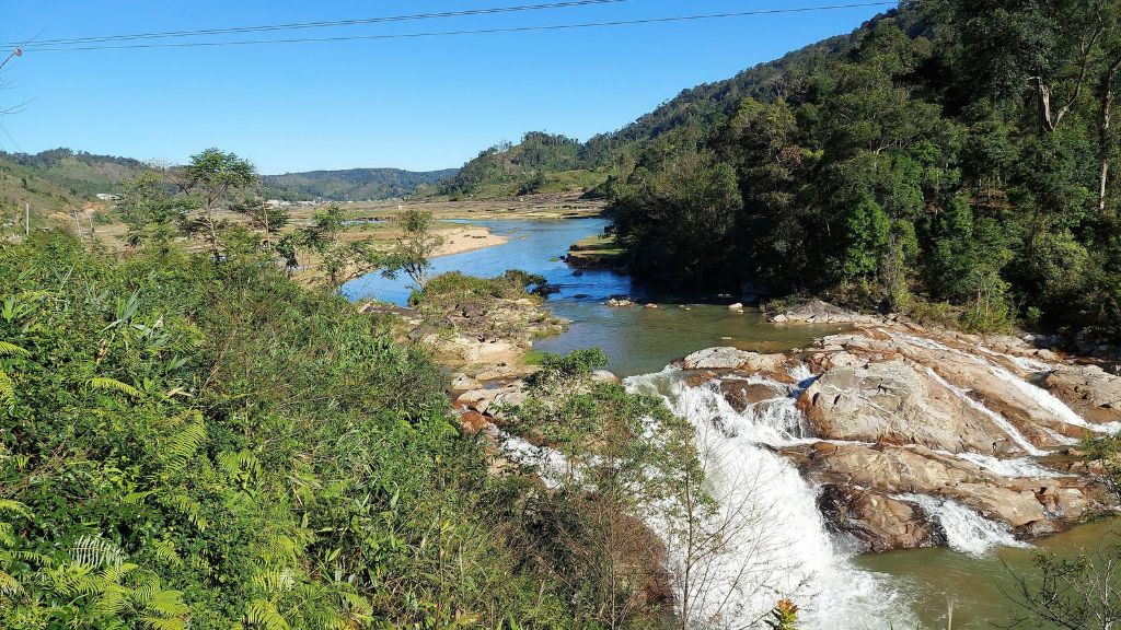 Que voir et faire aux Hauts Plateaux du Centre Vietnam? - vietnam hauts plateaux du centre vietnam kon tum La rivière Dak Bla à Kon Tum