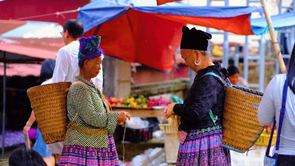 Bien plus qu’un lieu de commerce, le marché de Pa Co est un point de rencontre majeur pour la communauté Hmong de la région
